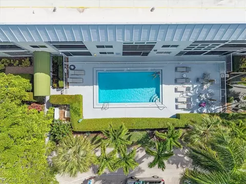 72 7th St S #112, Naples, FL 34102