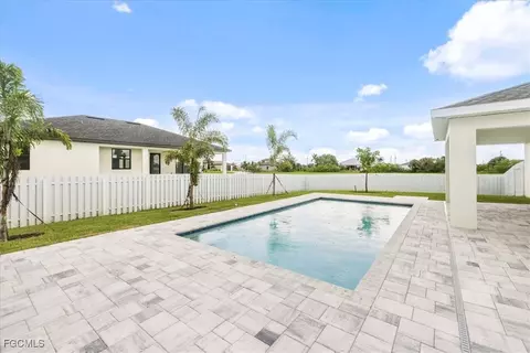 1136 NW 9th Ter, Cape Coral, FL 33993