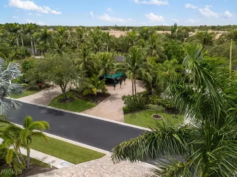 4416 Southern Breeze Dr, Naples, FL 34114 photo 2