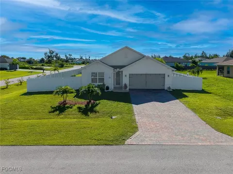 201 SW 24th Pl, Cape Coral, FL 33991