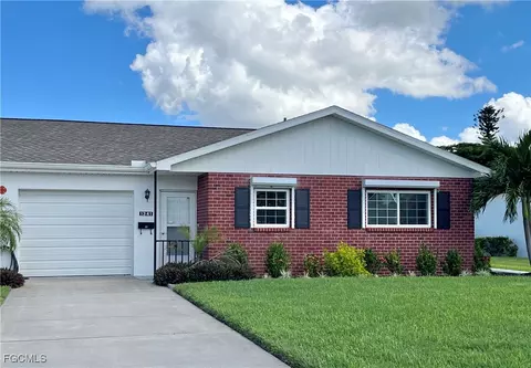 1341 Myerlee Country Club Blvd, Fort Myers, FL 33919