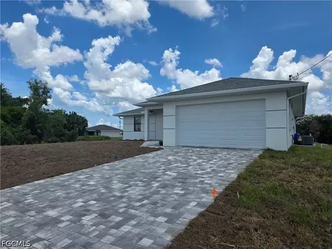629 NW 28th Ter, Cape Coral, FL 33993