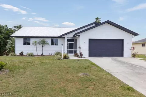 17619 Boat Club Dr, Fort Myers, FL 33908