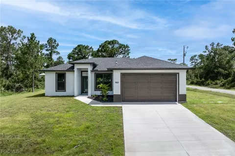 907 W 9th St, Lehigh Acres, FL 33972
