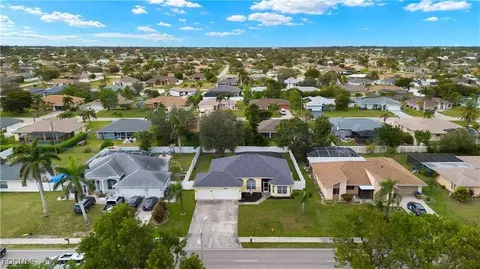 1726 Country Club Blvd, Cape Coral, FL 33990
