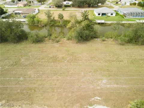 1706 NE 10th Pl, Cape Coral, FL 33909