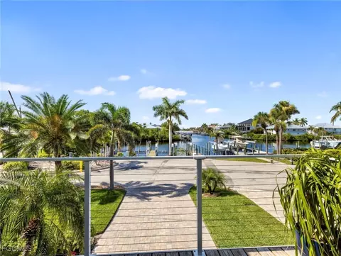 12176 Siesta Dr, Fort Myers Beach, FL 33931