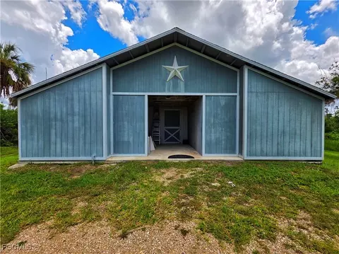 18387 Pioneer Rd, Fort Myers, FL 33908