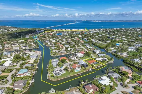 918 Kings Crown Dr, Sanibel, FL 33957