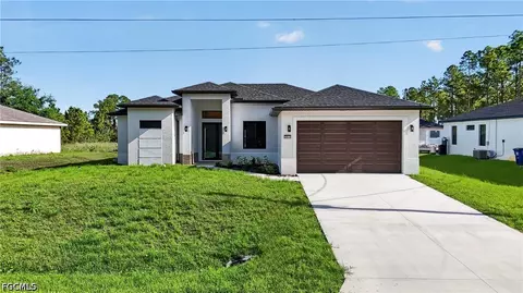 2814 39th St W, Lehigh Acres, FL 33971