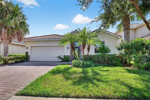 2073 Fairmont Ln, Naples, FL 34120