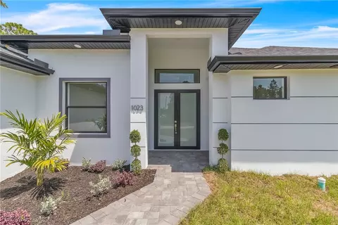 1023 Gladys St, Lehigh Acres, FL 33974