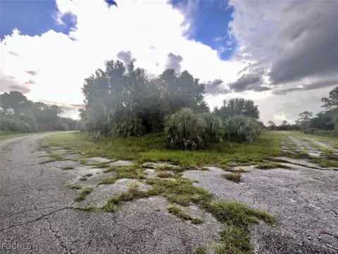Gaskins Cir, North Port, FL 34288