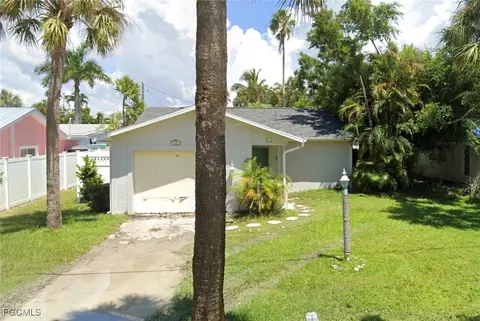 1653 Atlanta Plaza Dr, Sanibel, FL 33957