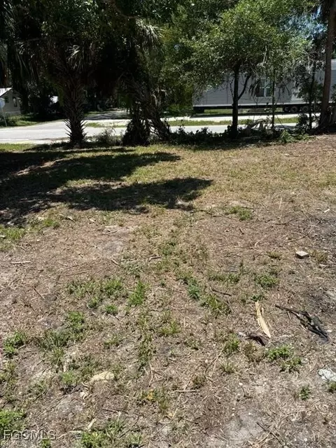 403 Santa Barbara St, North Fort Myers, FL 33903