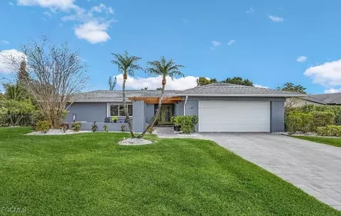 5301 Shalley Cir E, Fort Myers, FL 33919