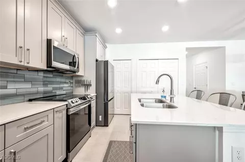 14195 Oviedo Pl, Fort Myers, FL 33905