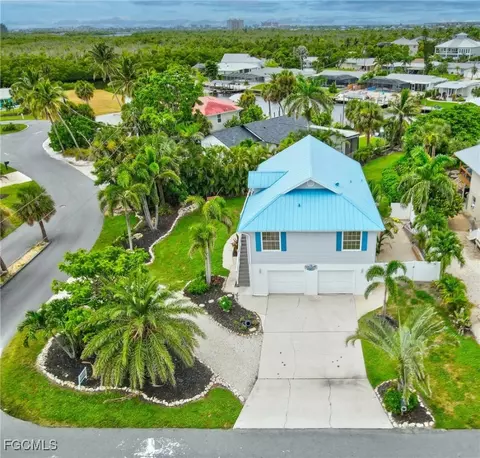 17750 Rebecca Ave, Fort Myers Beach, FL 33931