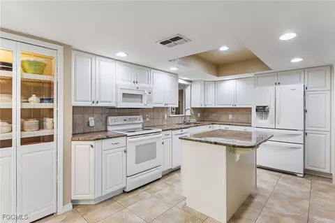 5767 Arvine Cir, Fort Myers, FL 33919