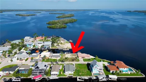 2864 Triggerfish St, Matlacha, FL 33993