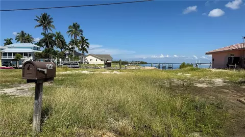 2864 Triggerfish St, Matlacha, FL 33993 photo 5