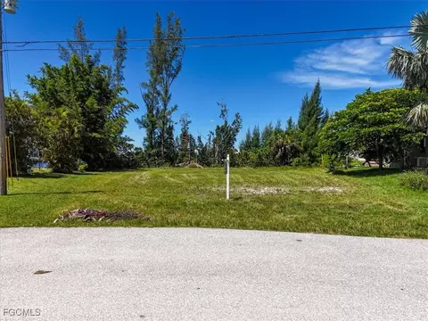 2300 NW 34 Ave, Cape Coral, FL 33993