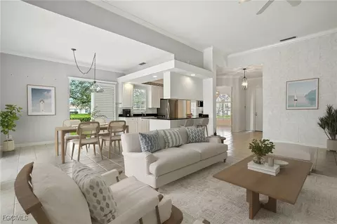 4017 Isla Ciudad Ct, Naples, FL 34109