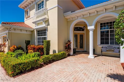 9009 Paseo De Valencia St, Fort Myers, FL 33908