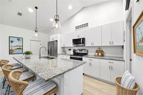 9048 Lamkin Cir, Labelle, FL 33935