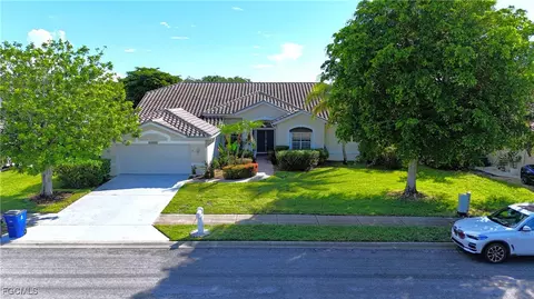 12621 Strathmore Loop, Fort Myers, FL 33912
