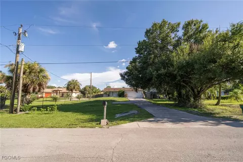2420 2nd Ave SE, Naples, FL 34117