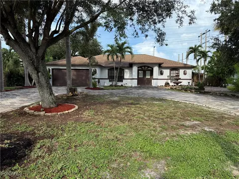 27120 Pinecrest Ln, Bonita Springs, FL 34135