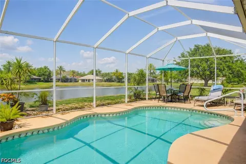 9005 Falcon Pointe Loop, Fort Myers, FL 33912