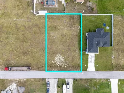 1815 NE 17th Pl, Cape Coral, FL 33909