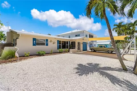 2368 Date St, Saint James City, FL 33956