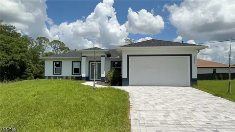 2605 E 18th St, Lehigh Acres, FL 33972