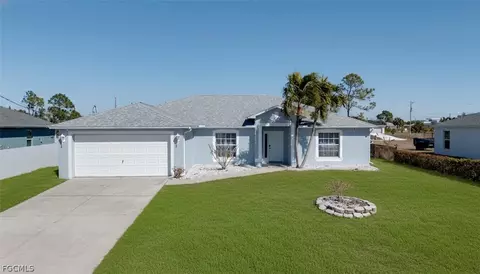 4305 NE 20th Pl, Cape Coral, FL 33909