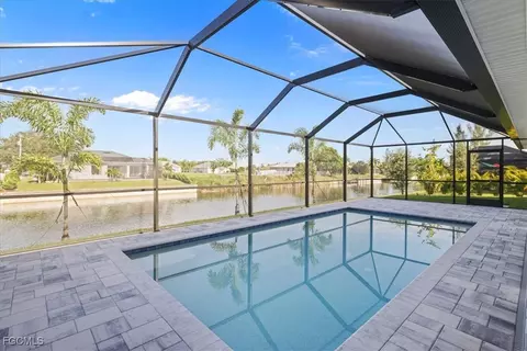2933 SW 11th Pl, Cape Coral, FL 33914
