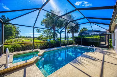 10053 Oakhurst Way, Fort Myers, FL 33913