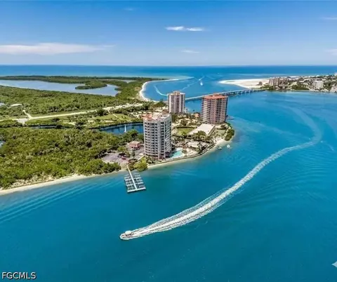 4187 Bay Beach Apt B28 Ln, Fort Myers Beach, FL 33931