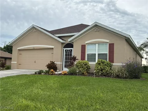 2301 SW 38th Ter, Cape Coral, FL 33914
