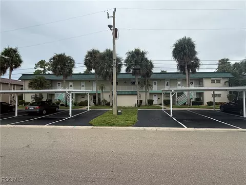 1707 Golf Club Dr #3, North Fort Myers, FL 33903