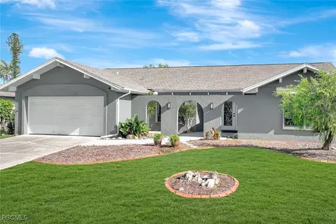 1207 SE 29th Ter, Cape Coral, FL 33904