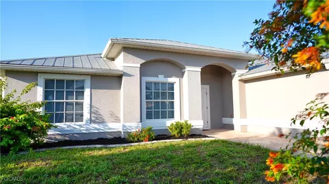 930 SW 37th Ter, Cape Coral, FL 33914