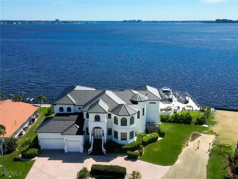 5973 SW 1st Ct, Cape Coral, FL 33914