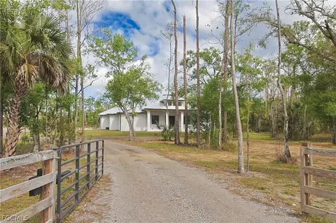 19401 Witts End, Alva, FL 33920