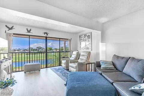 7410 Lake Breeze Dr #208, Fort Myers, FL 33907