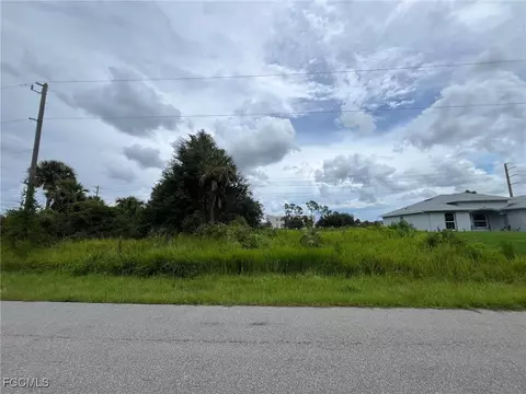 Maddock Cir, North Port, FL 34286