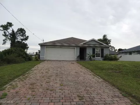 1521 NE 35th Ln, Cape Coral, FL 33909