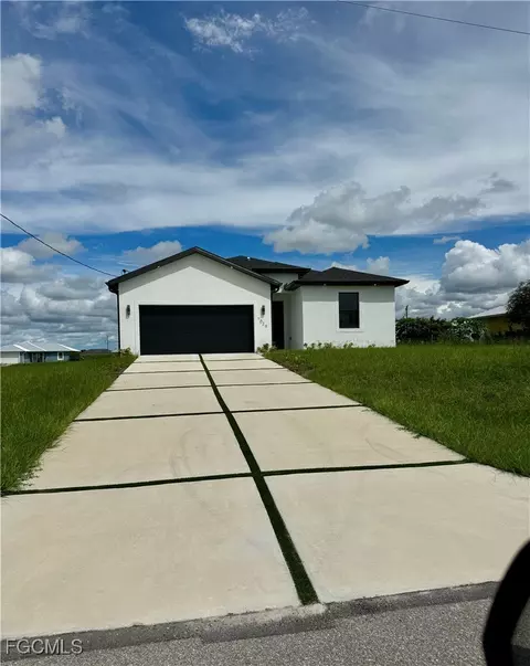 7029 Palpano Cir, Labelle, FL 33935